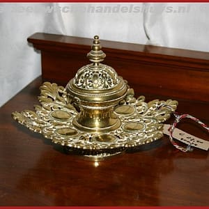 Rijkelijk versierde inktpot