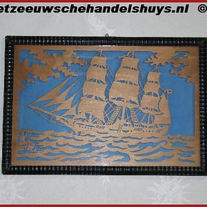 Houtsnijwerk driemaster
