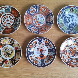 Zes verschillende schoteltjes