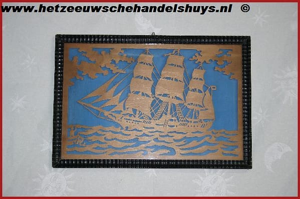 Houtsnijwerk driemaster