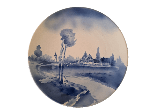 Oud bord in zachtblauwe kleur met landschap